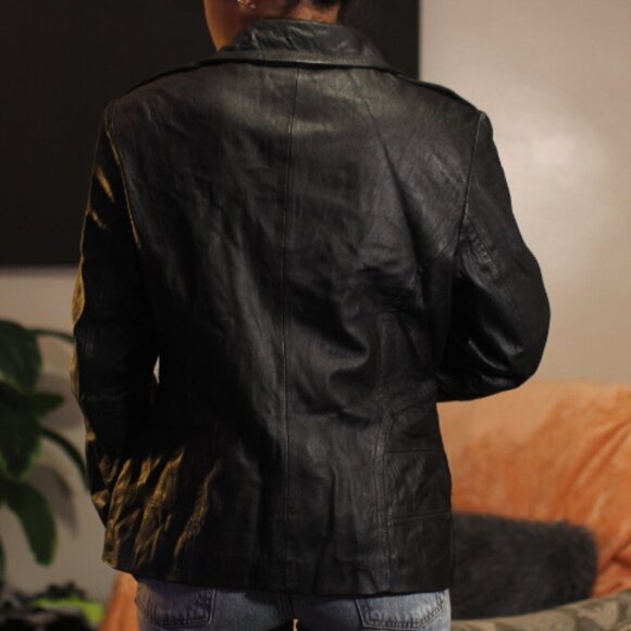 Danier Leather Jacket Black - Picture 3 of 16